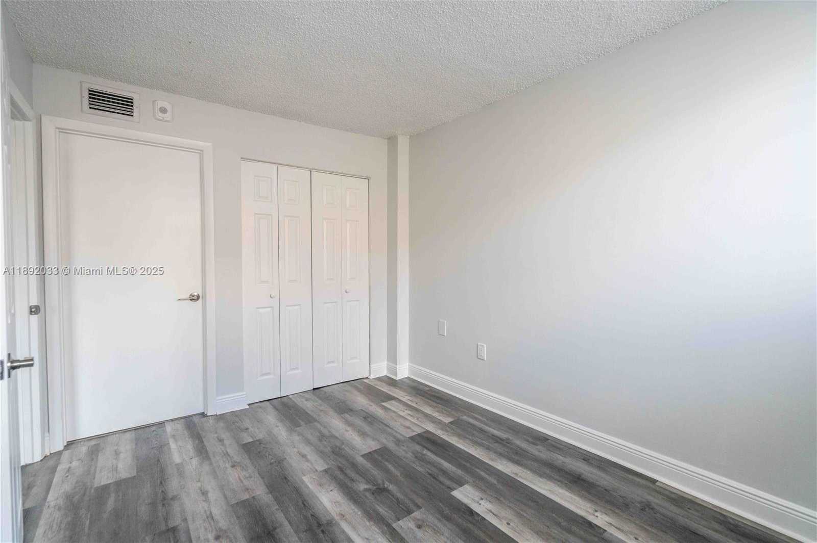 Small Image of 6960 RUE VENDOME #204, Miami Beach Number 11