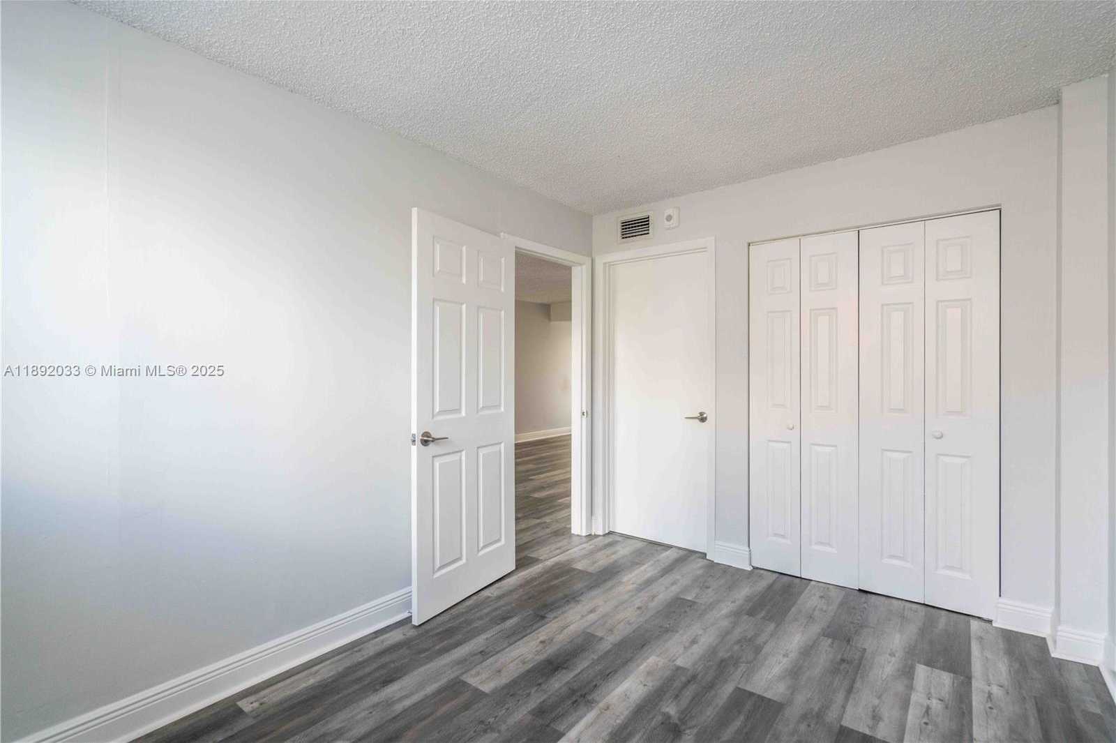 Small Image of 6960 RUE VENDOME #204, Miami Beach Number 12