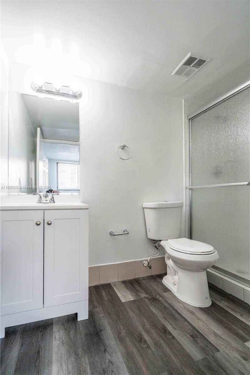 Small Image of 6960 RUE VENDOME #204, Miami Beach Number 14