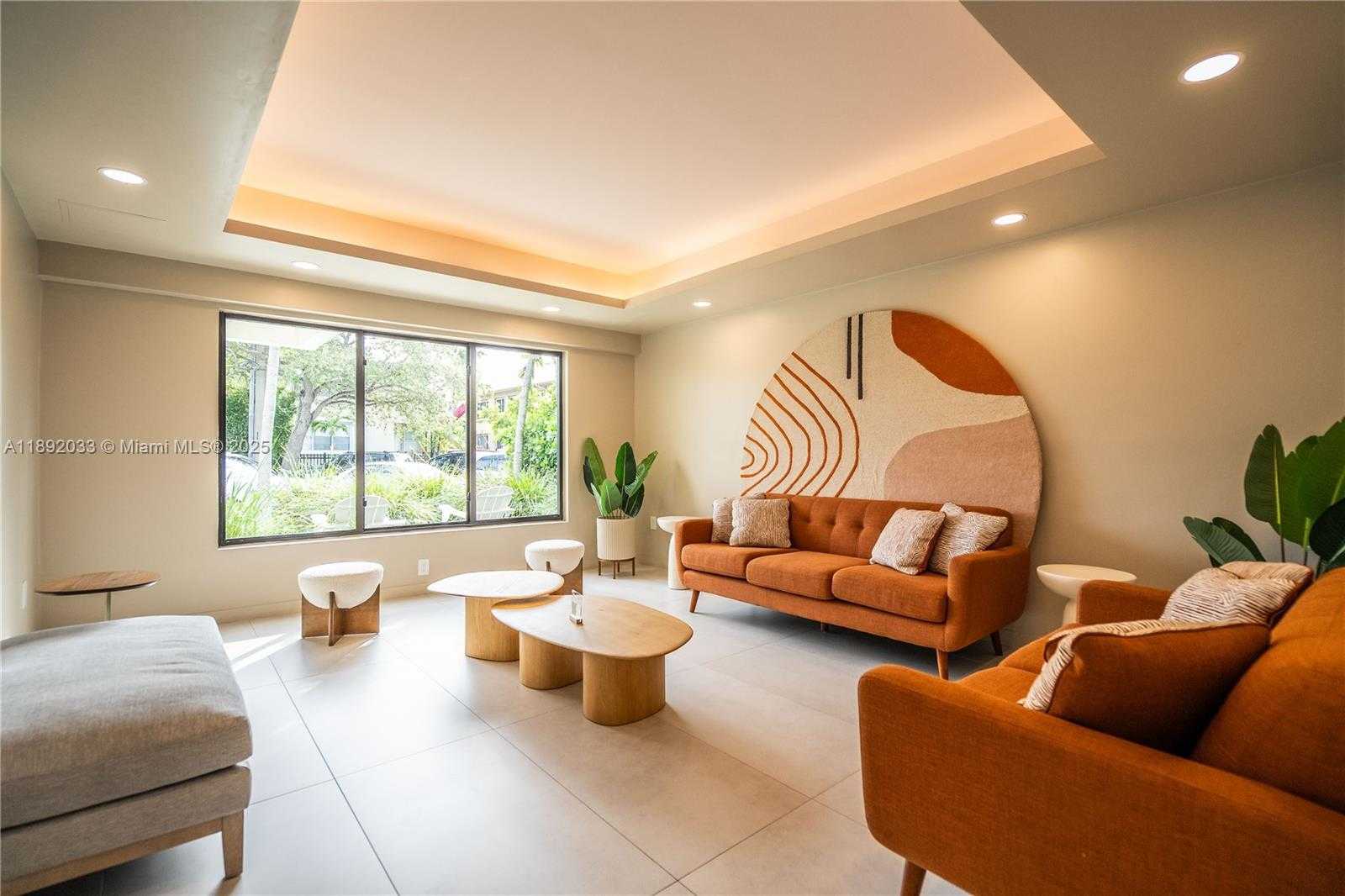 Small Image of 6960 RUE VENDOME #204, Miami Beach Number 2