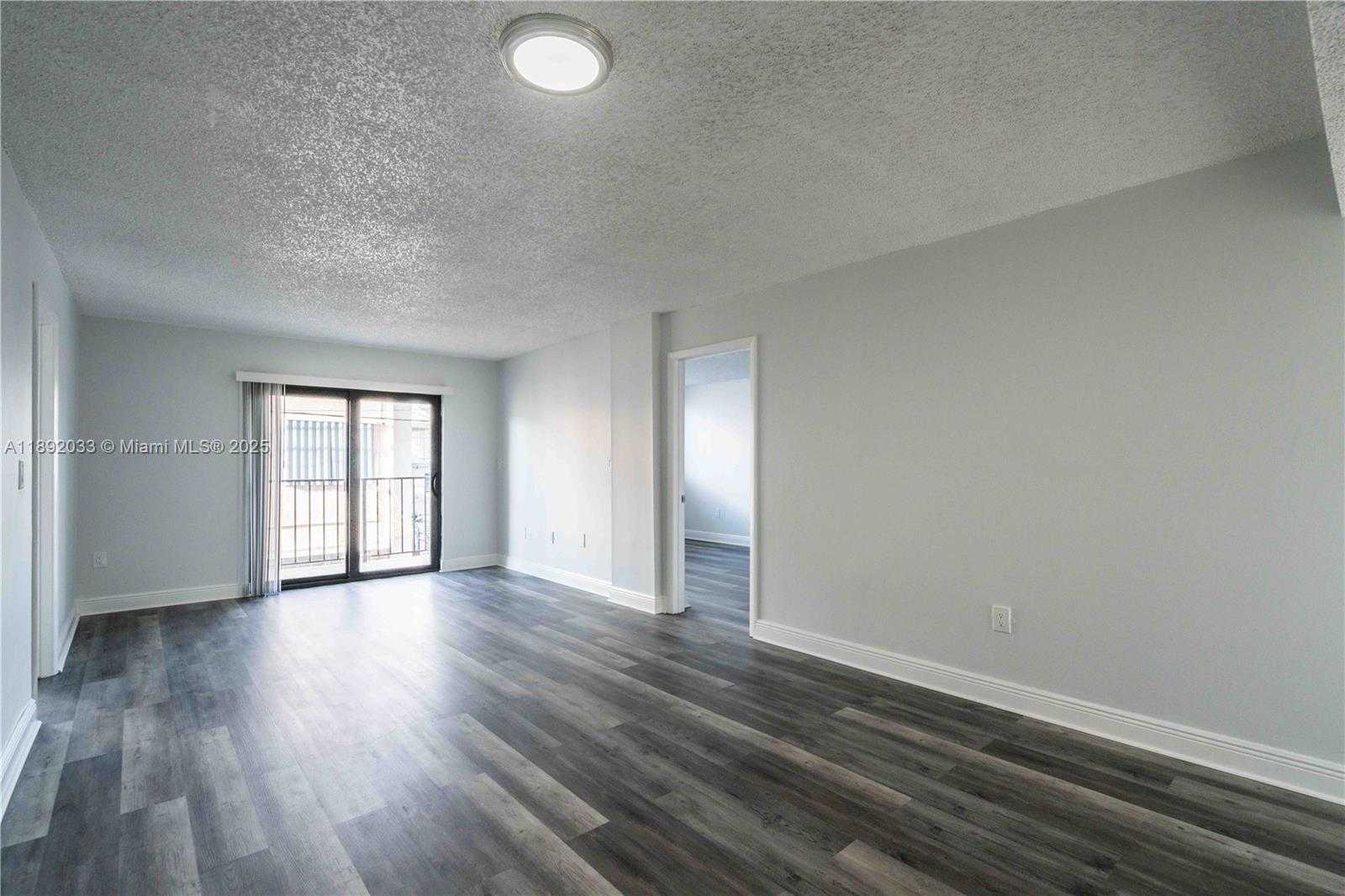 Small Image of 6960 RUE VENDOME #204, Miami Beach Number 3