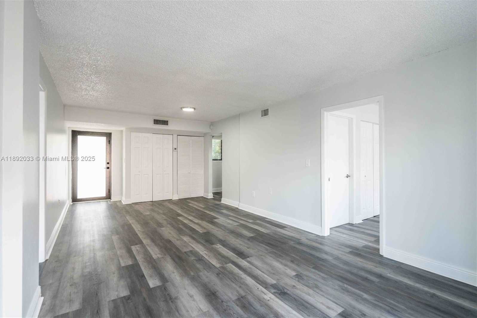 Small Image of 6960 RUE VENDOME #204, Miami Beach Number 5
