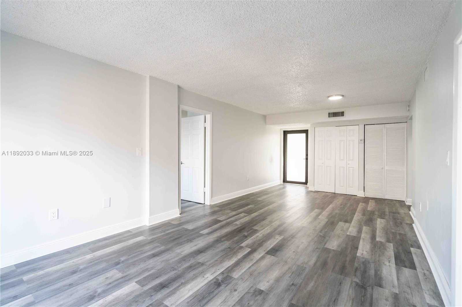 Small Image of 6960 RUE VENDOME #204, Miami Beach Number 9