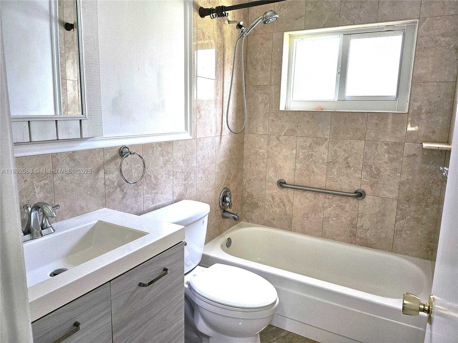 Small Image of 1040 NORTH WEST 73RD TER, Margate Number 15
