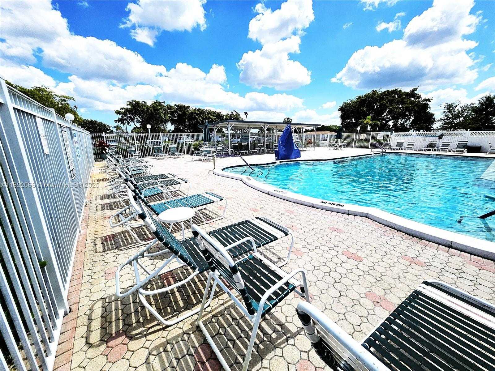 Small Image of 1040 NORTH WEST 73RD TER, Margate Number 2