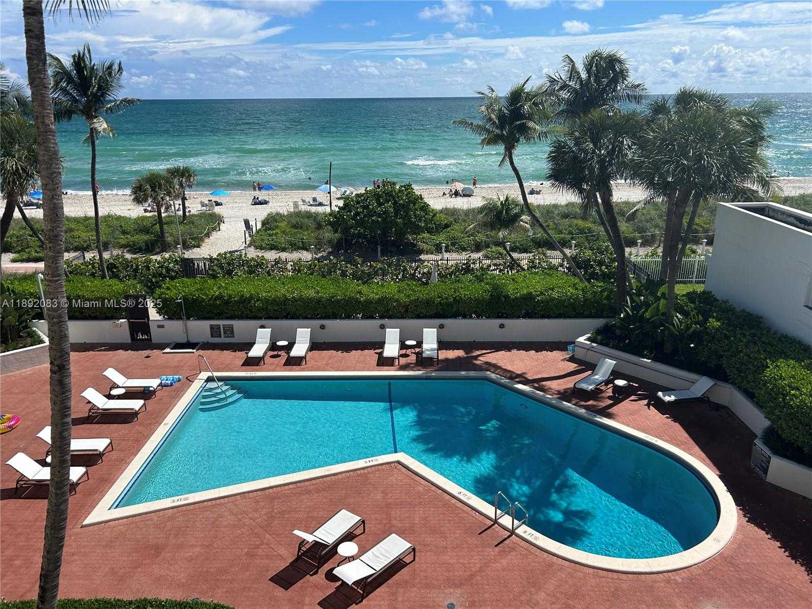 Small Image of 5415 COLLINS AVE #302, Miami Beach Number 2