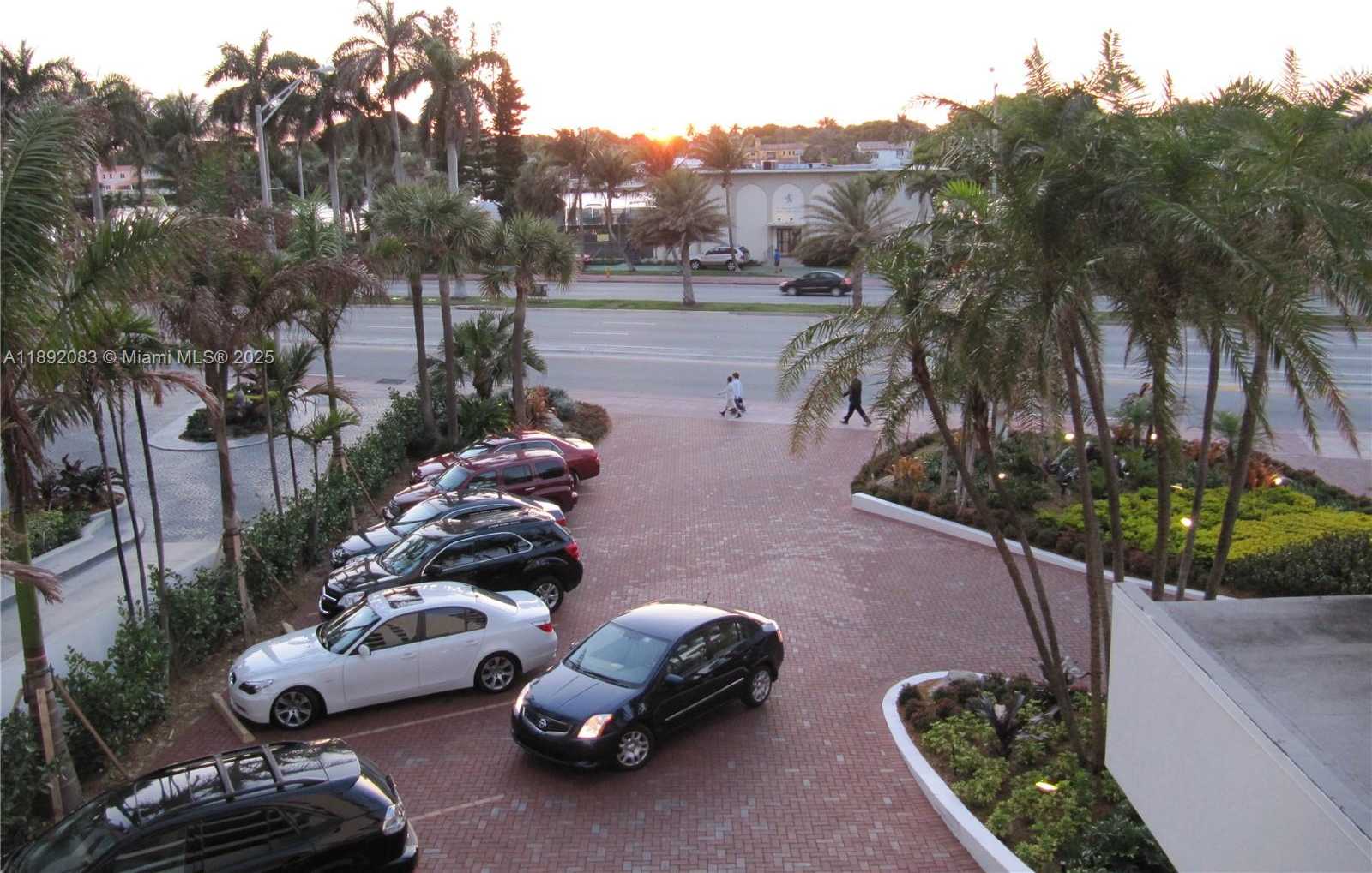 Small Image of 5415 COLLINS AVE #302, Miami Beach Number 24