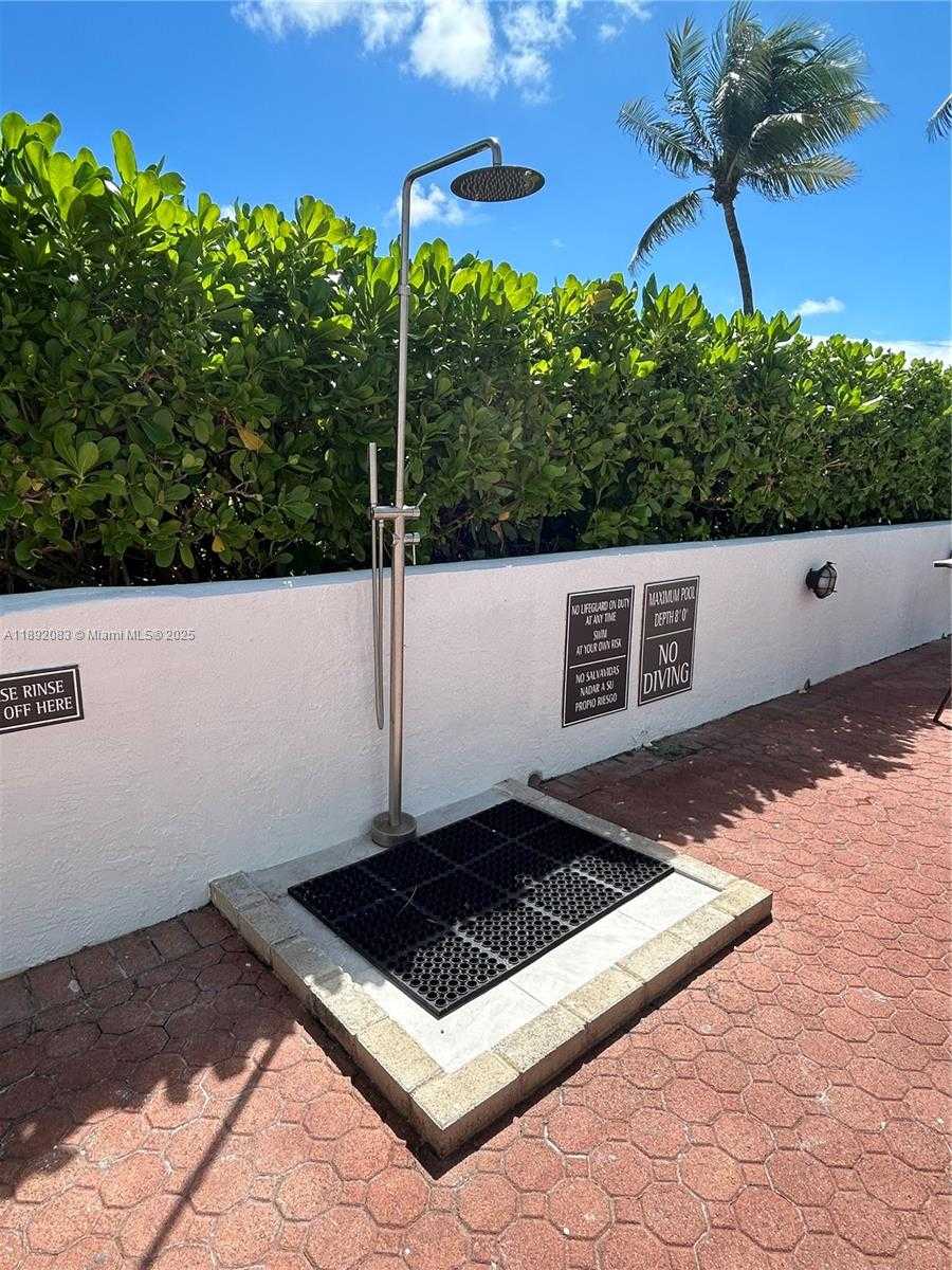 Small Image of 5415 COLLINS AVE #302, Miami Beach Number 27