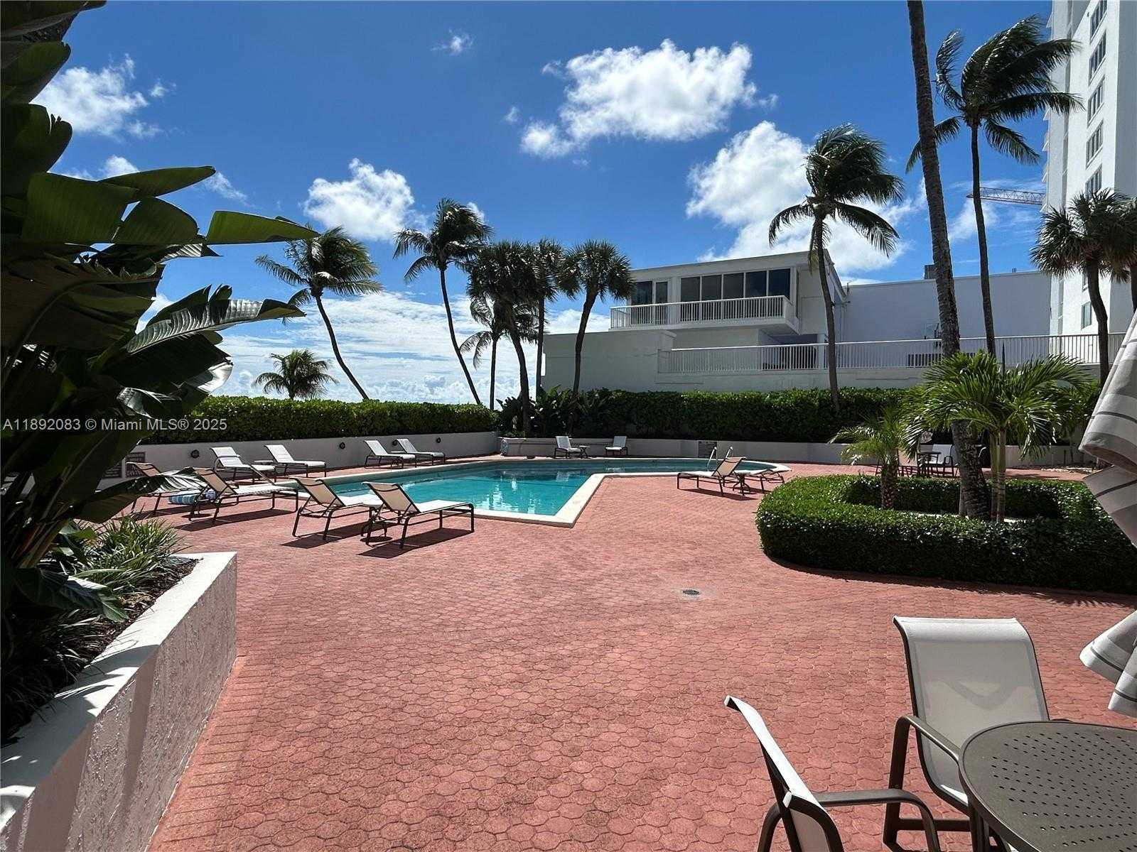 Small Image of 5415 COLLINS AVE #302, Miami Beach Number 28