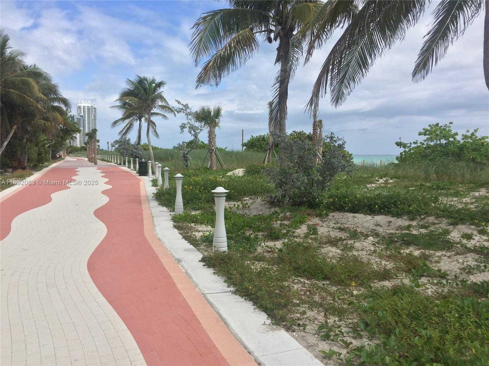 Small Image of 5415 COLLINS AVE #302, Miami Beach Number 34