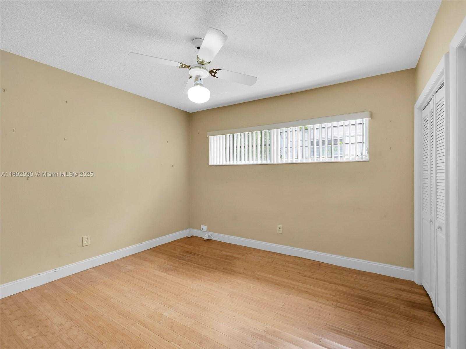 Small Image of 1109 BIARRITZ DR, Miami Beach Number 19