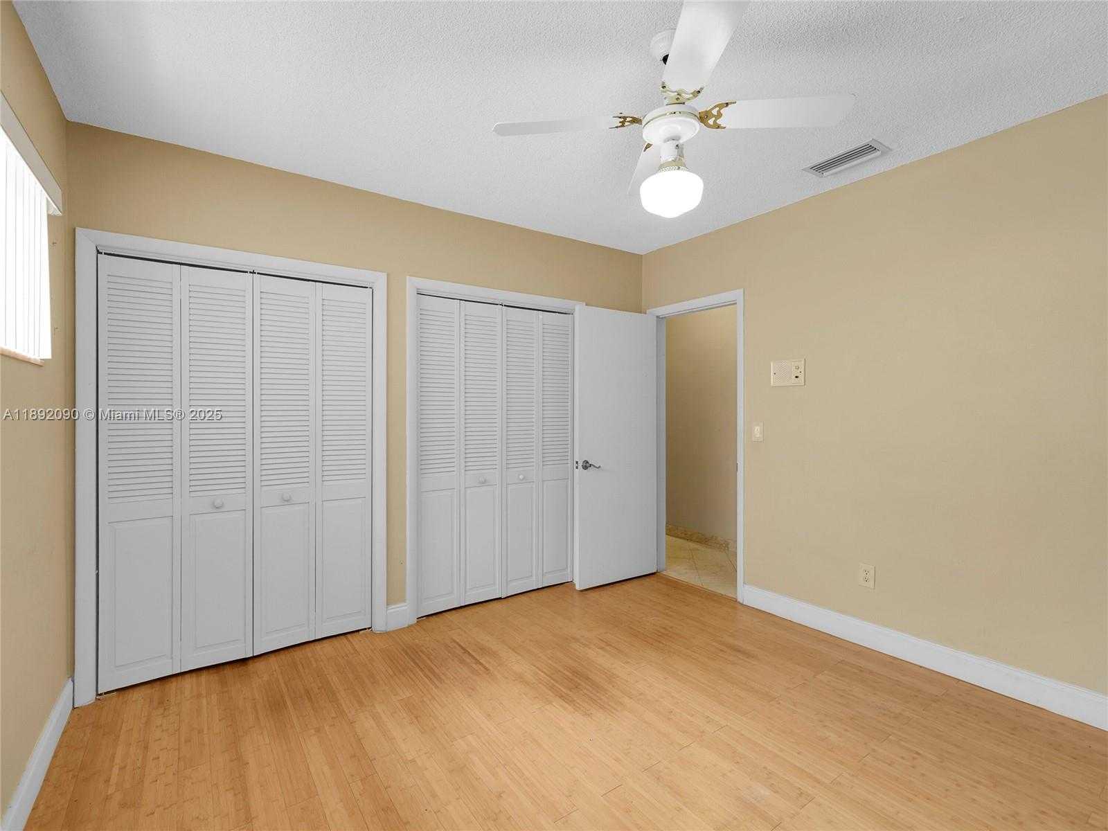 Small Image of 1109 BIARRITZ DR, Miami Beach Number 20