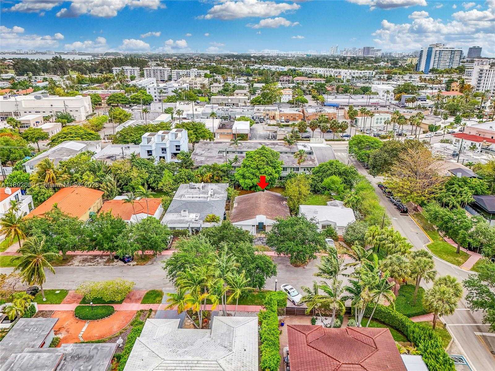 Small Image of 1109 BIARRITZ DR, Miami Beach Number 32
