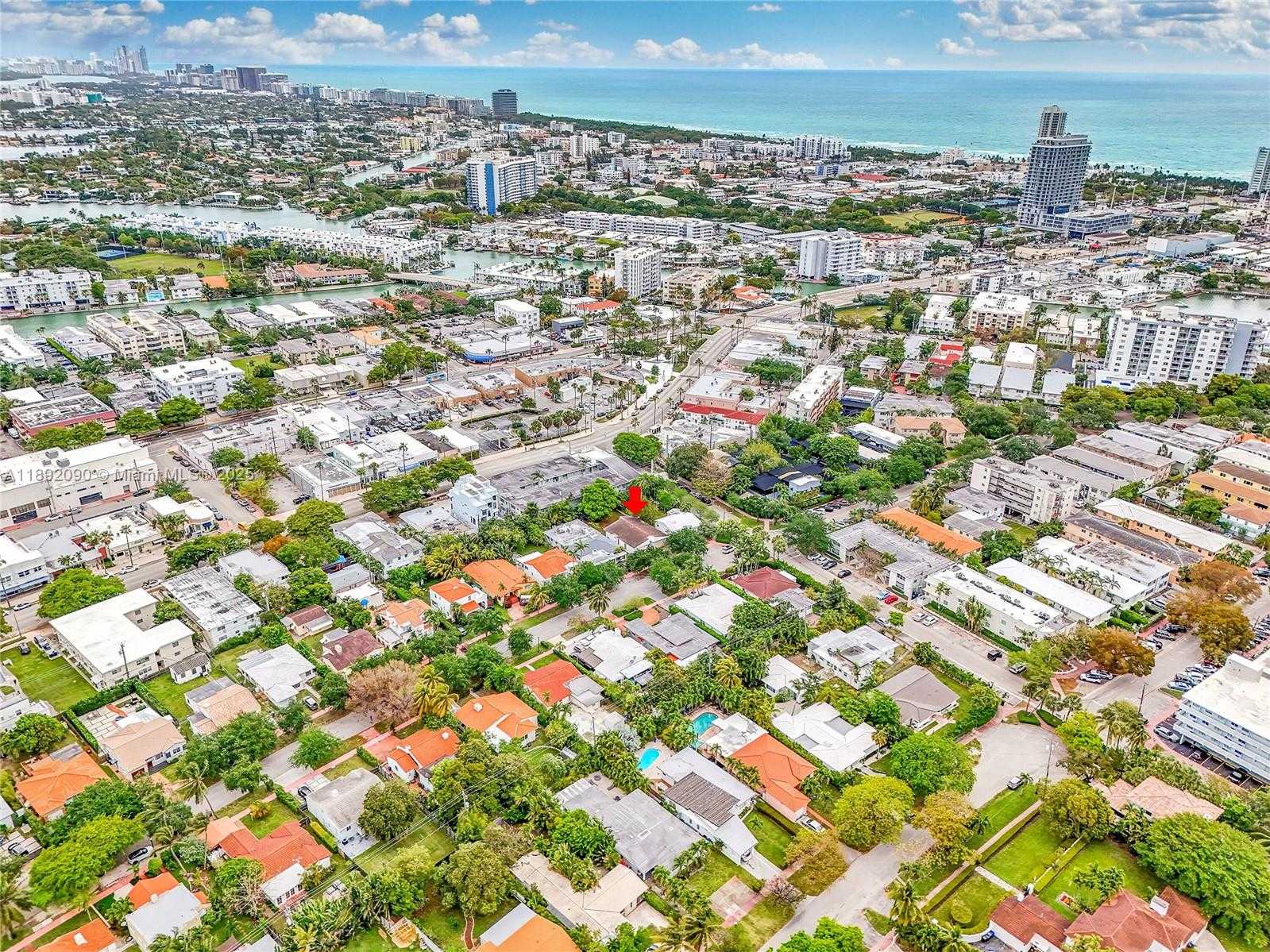 Small Image of 1109 BIARRITZ DR, Miami Beach Number 33