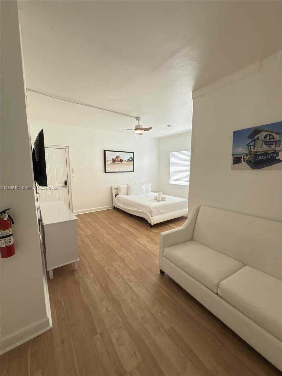Small Image of 545 MICHIGAN AVE #1, Miami Beach Number 5