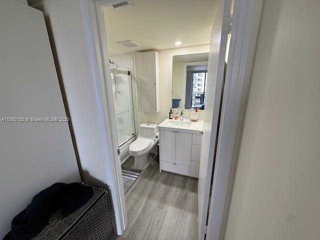 Small Image of 540 BRICKELL KEY DR #1205, Miami Number 11