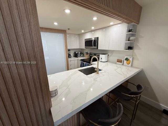 Small Image of 540 BRICKELL KEY DR #1205, Miami Number 14