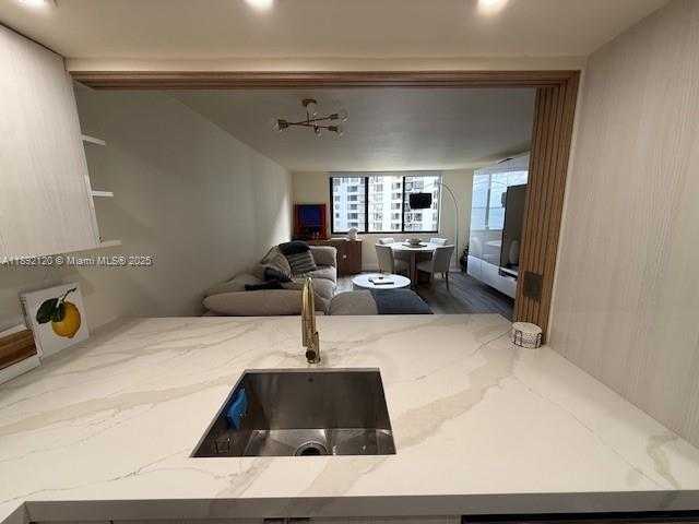 Small Image of 540 BRICKELL KEY DR #1205, Miami Number 15