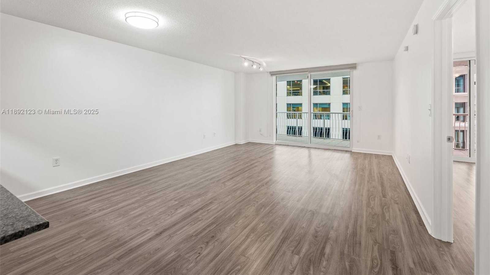 Small Image of 1200 BRICKELL BAY DR #3206, Miami Number 14