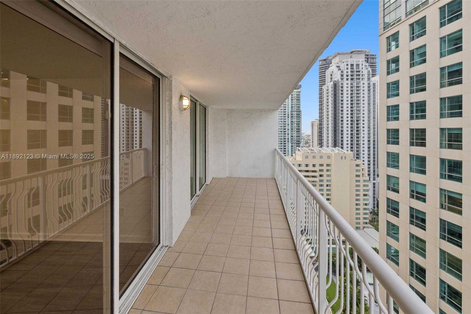Small Image of 1200 BRICKELL BAY DR #3206, Miami Number 19