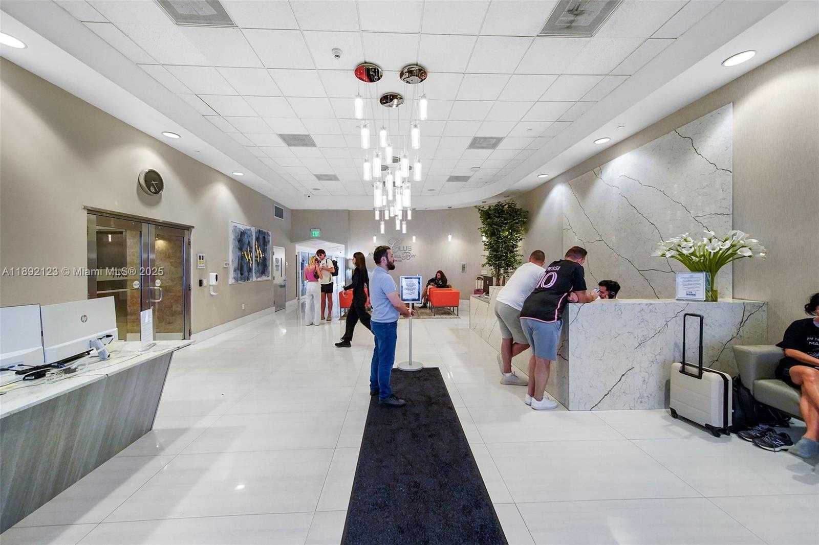 Small Image of 1200 BRICKELL BAY DR #3206, Miami Number 28
