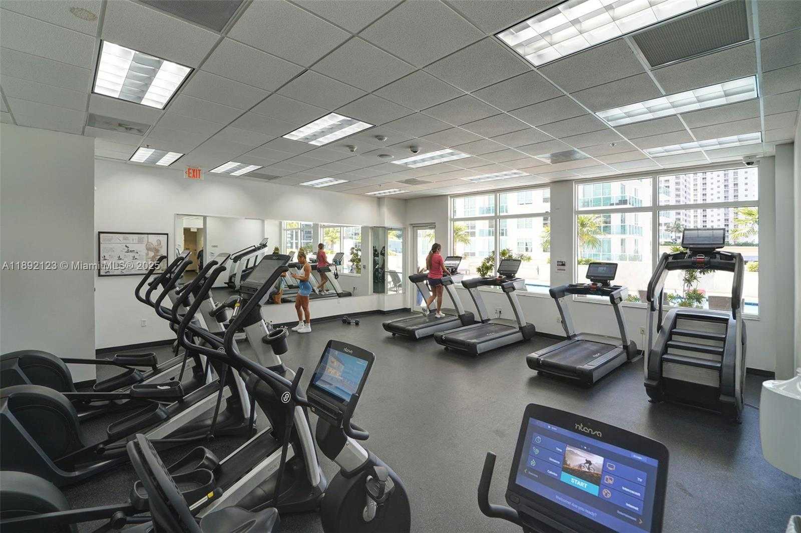 Small Image of 1200 BRICKELL BAY DR #3206, Miami Number 30