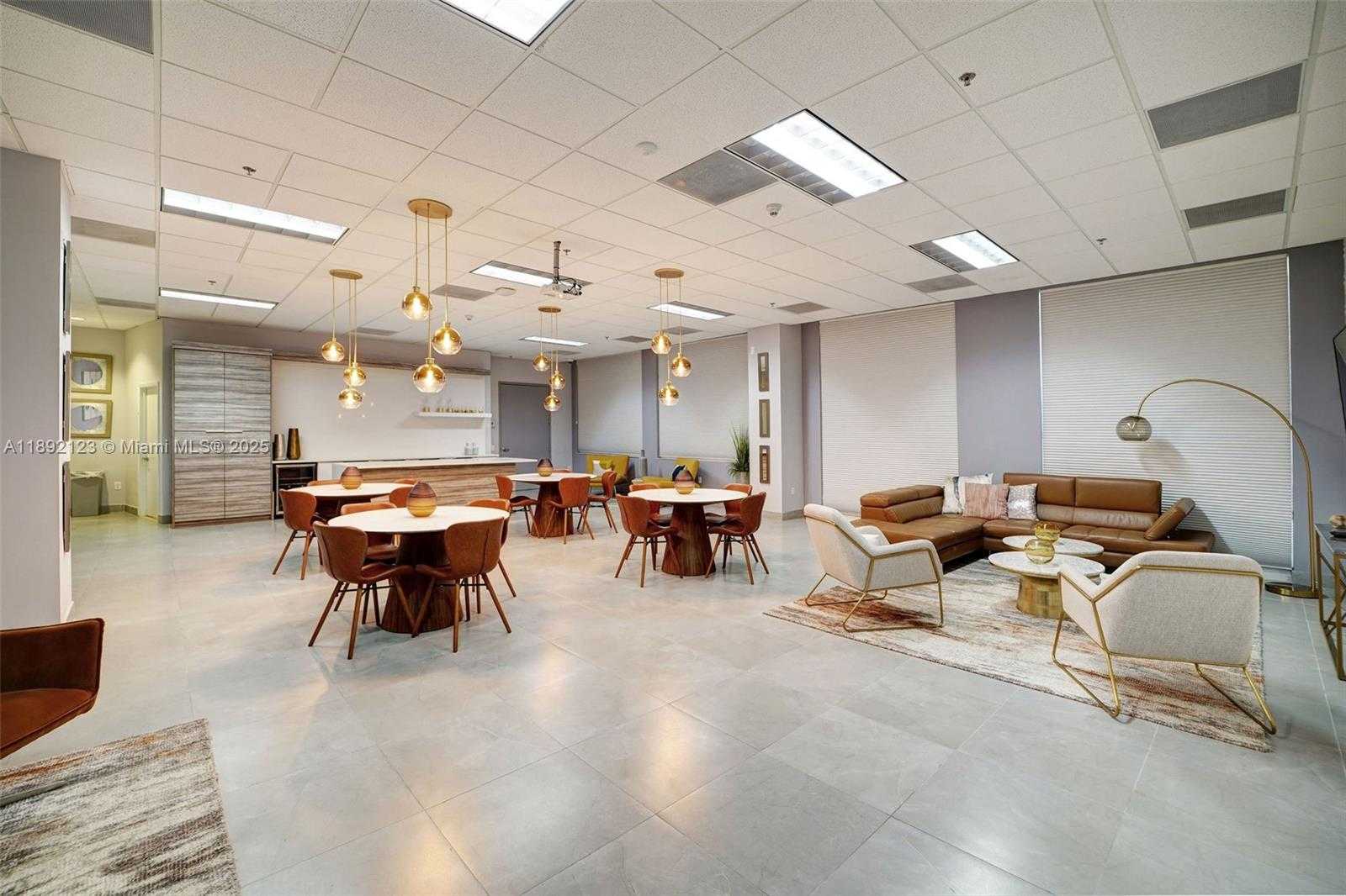 Small Image of 1200 BRICKELL BAY DR #3206, Miami Number 32