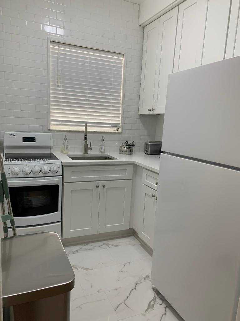 Small Image of 545 MICHIGAN AVE #2, Miami Beach Number 10