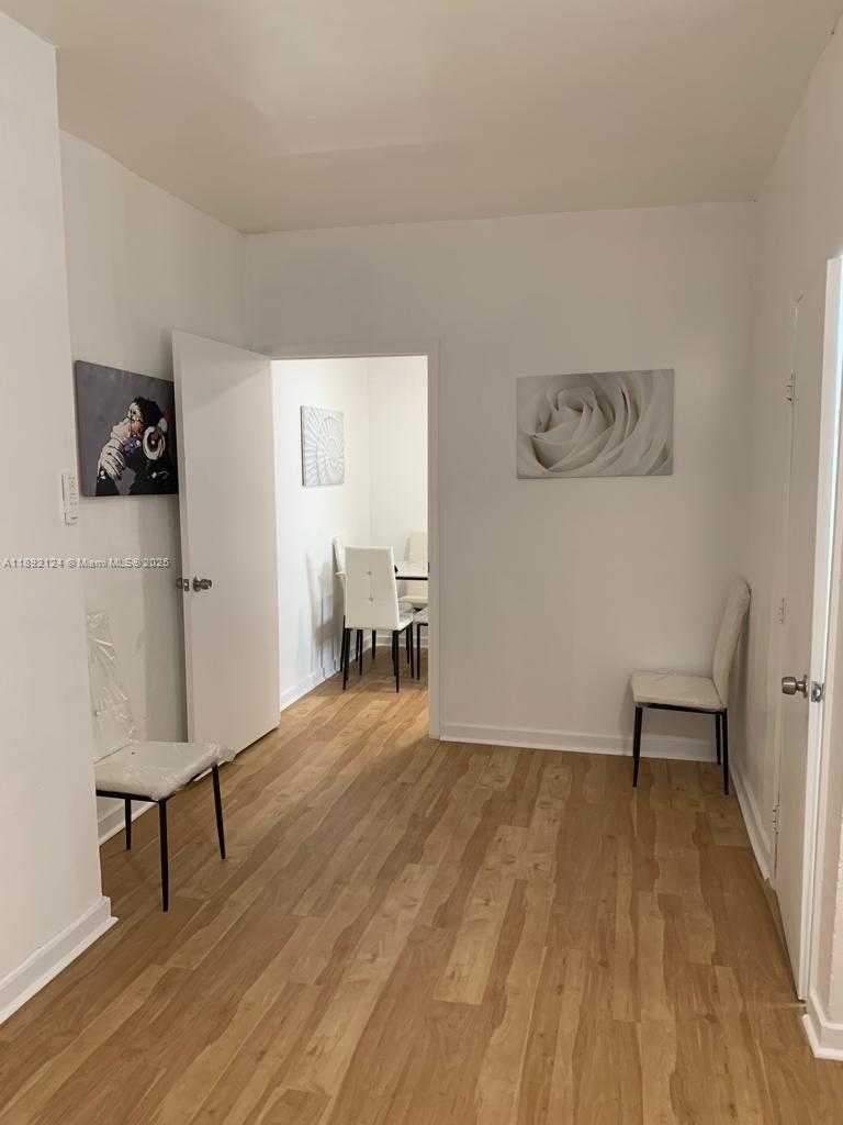 Small Image of 545 MICHIGAN AVE #2, Miami Beach Number 3