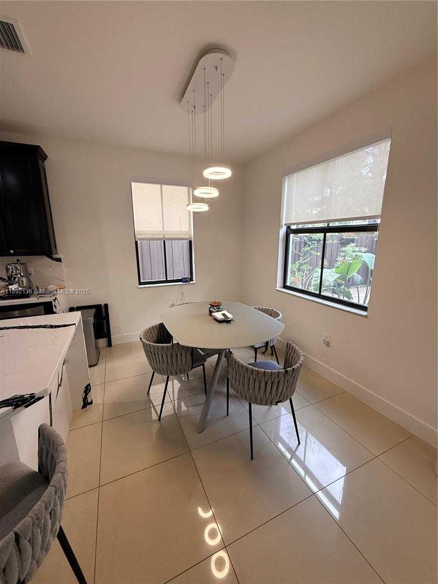 Small Image of 8640 NORTH WEST 101ST PL #8640, Doral Number 12
