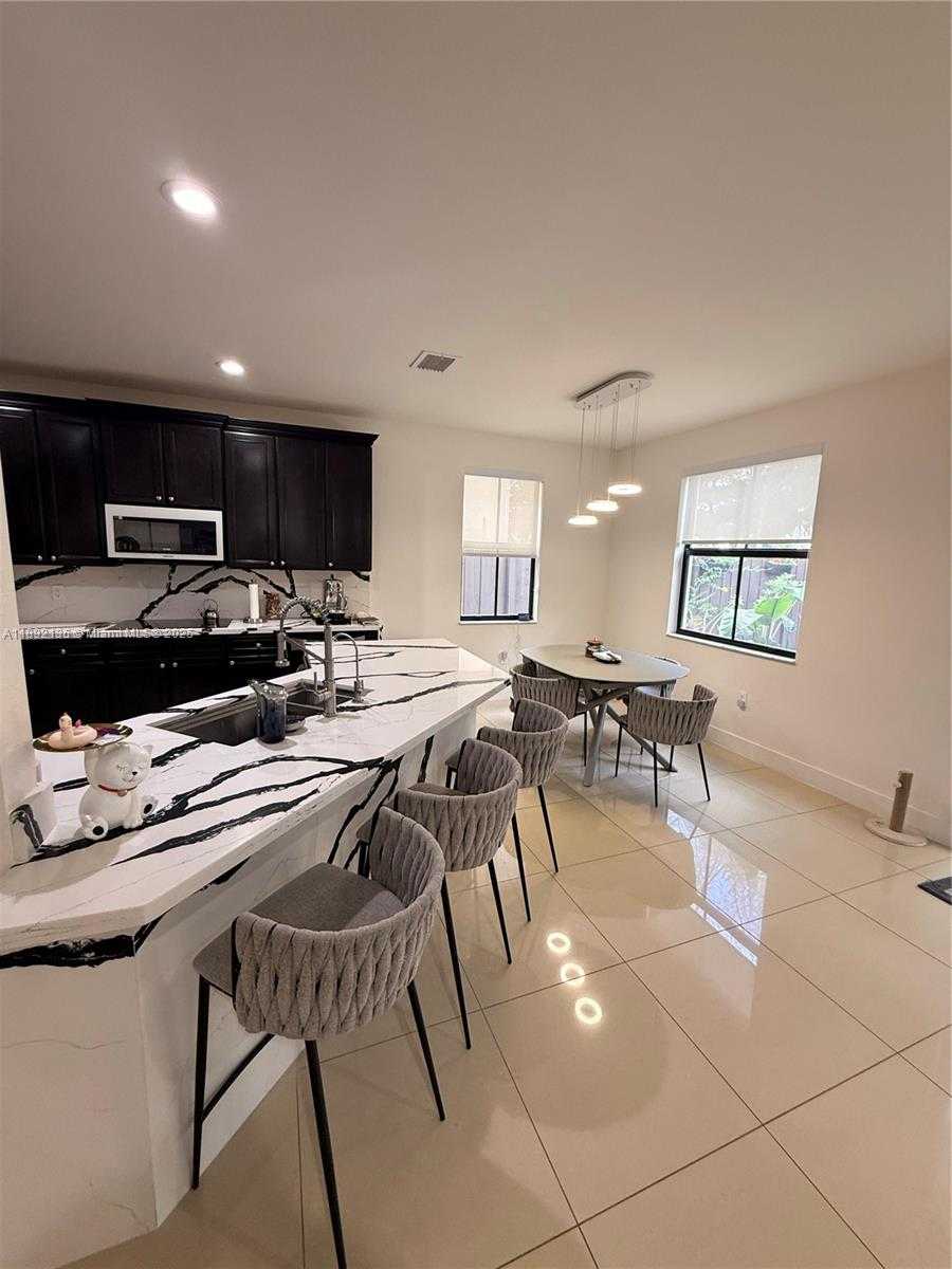 Small Image of 8640 NORTH WEST 101ST PL #8640, Doral Number 13