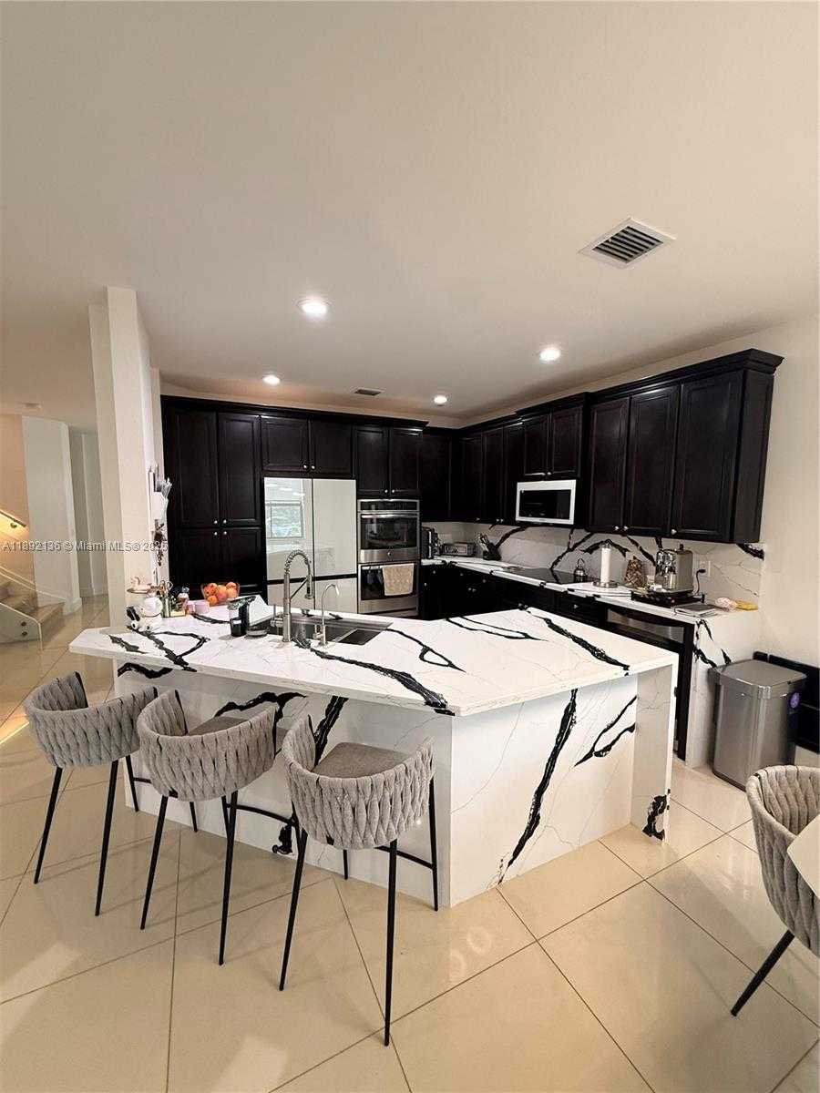 Small Image of 8640 NORTH WEST 101ST PL #8640, Doral Number 15