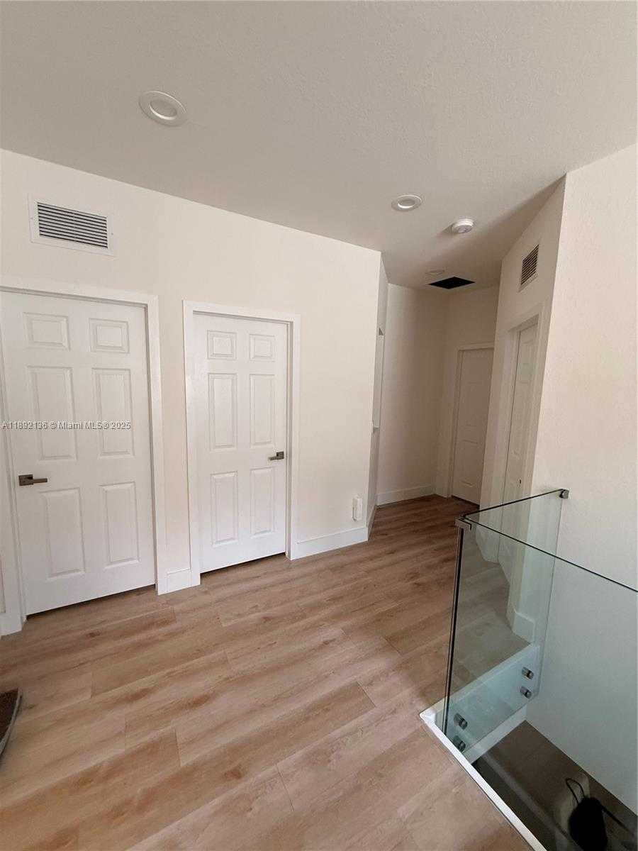 Small Image of 8640 NORTH WEST 101ST PL #8640, Doral Number 17