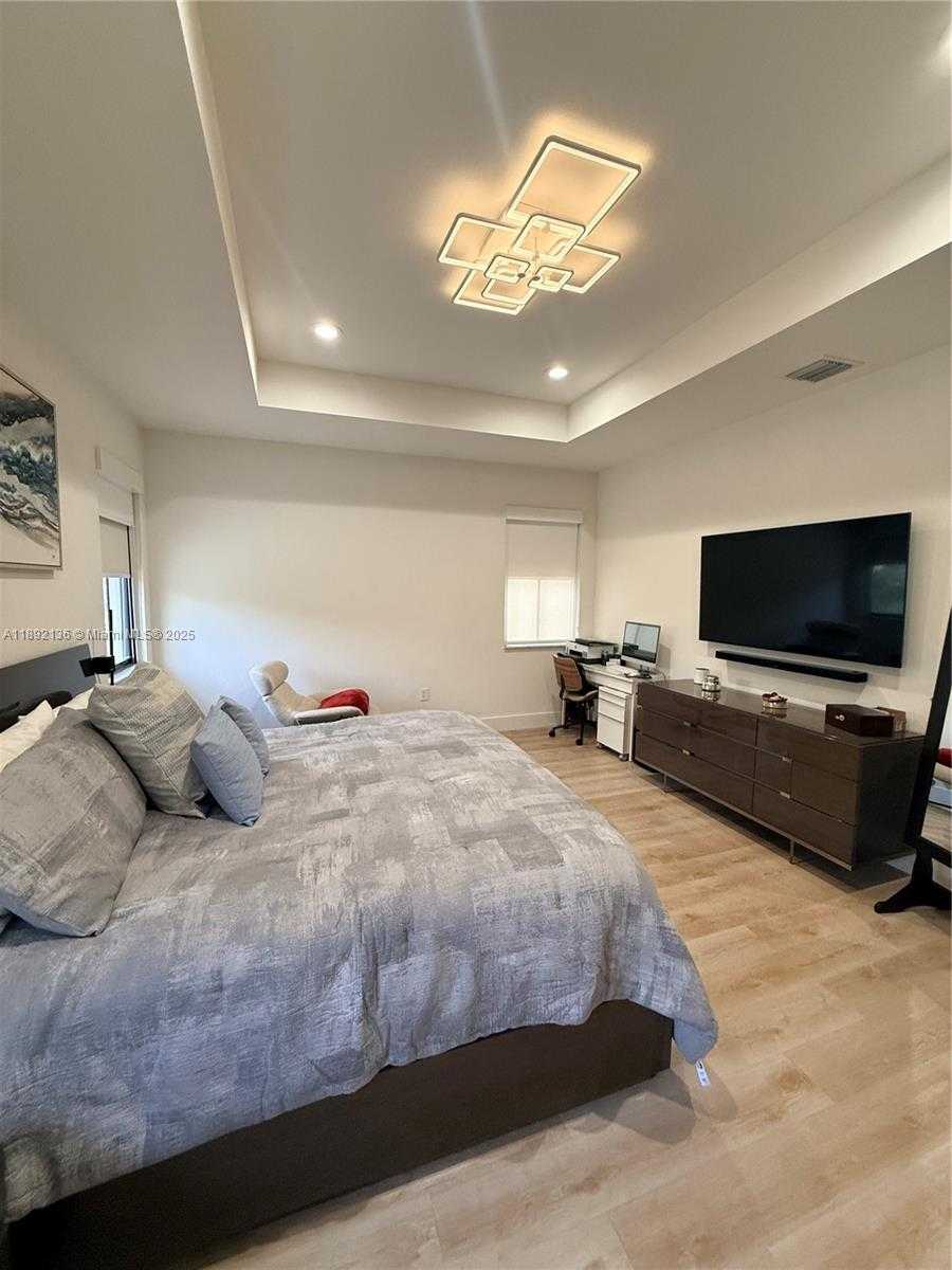 Small Image of 8640 NORTH WEST 101ST PL #8640, Doral Number 19