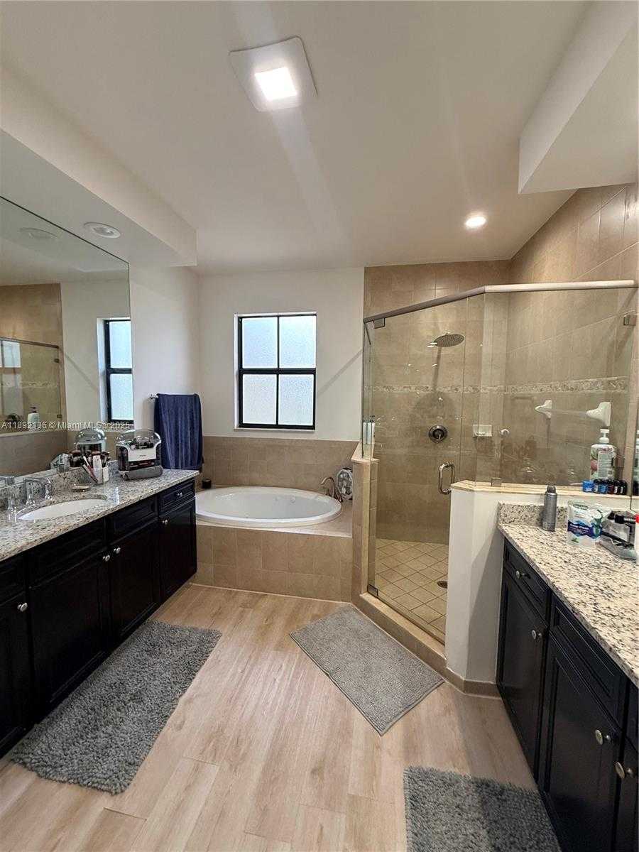 Small Image of 8640 NORTH WEST 101ST PL #8640, Doral Number 20