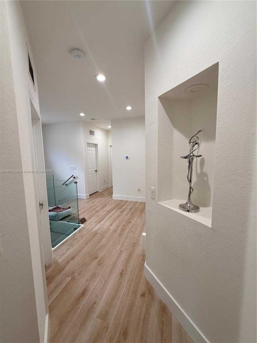 Small Image of 8640 NORTH WEST 101ST PL #8640, Doral Number 22