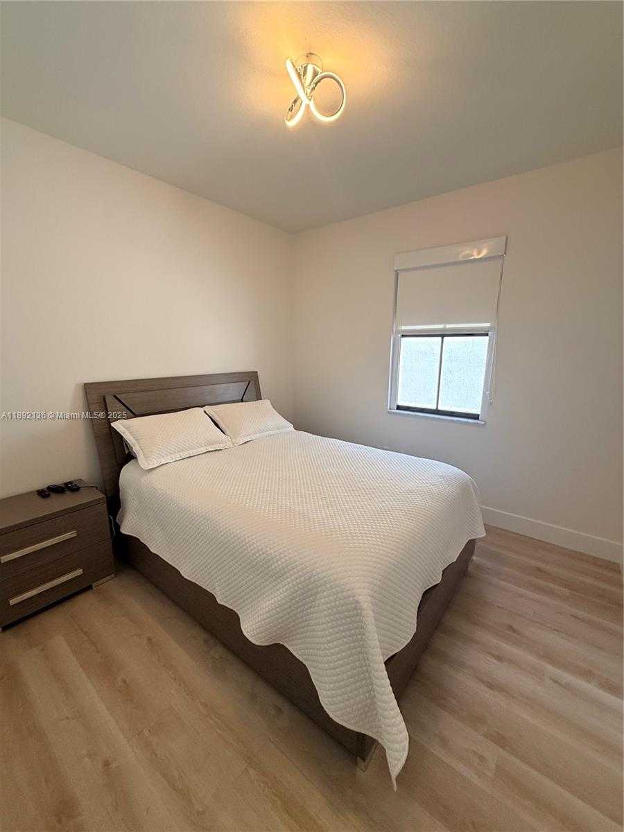 Small Image of 8640 NORTH WEST 101ST PL #8640, Doral Number 23
