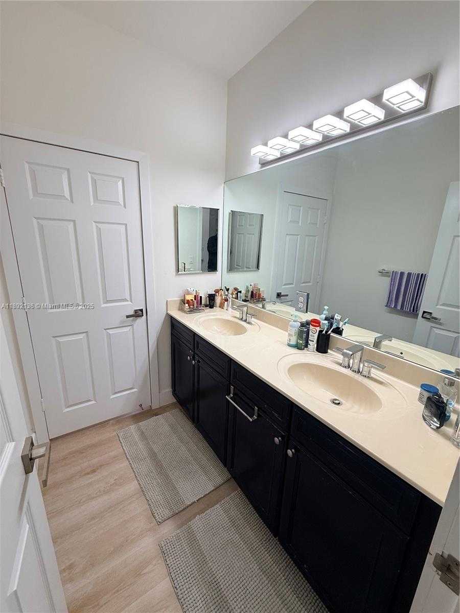 Small Image of 8640 NORTH WEST 101ST PL #8640, Doral Number 24