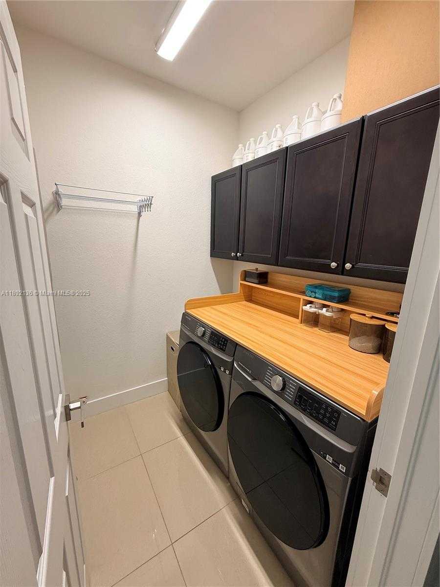 Small Image of 8640 NORTH WEST 101ST PL #8640, Doral Number 31
