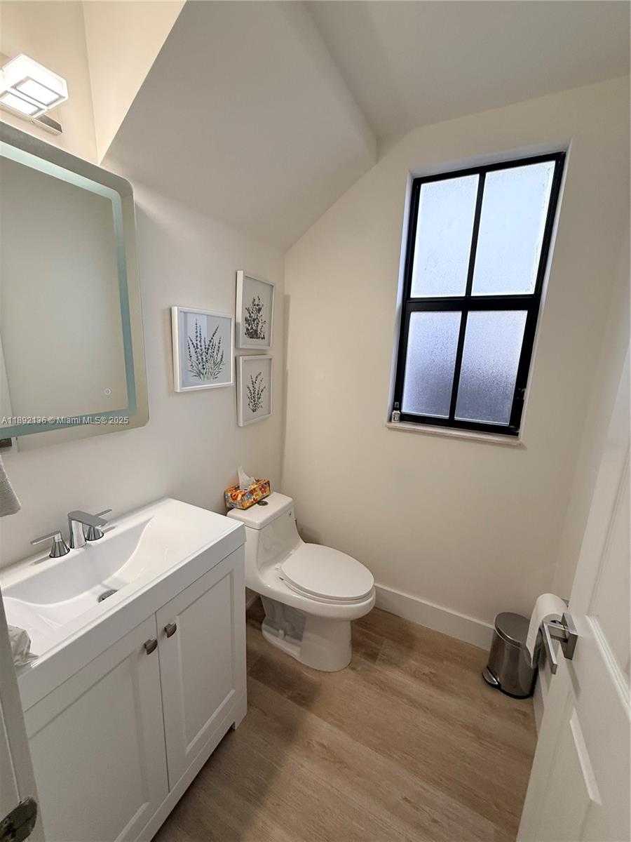 Small Image of 8640 NORTH WEST 101ST PL #8640, Doral Number 32