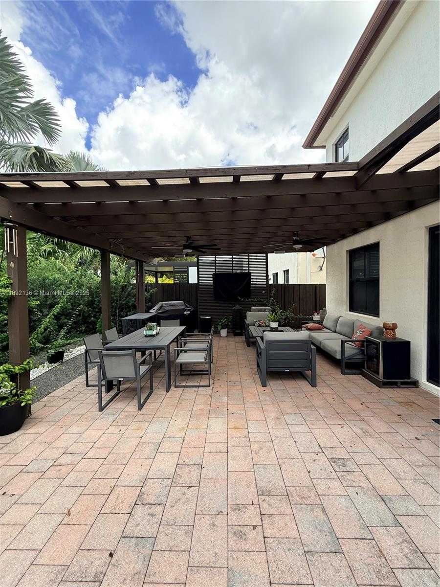 Small Image of 8640 NORTH WEST 101ST PL #8640, Doral Number 35
