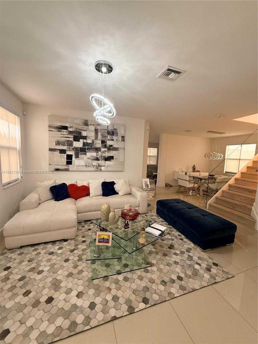 Small Image of 8640 NORTH WEST 101ST PL #8640, Doral Number 6