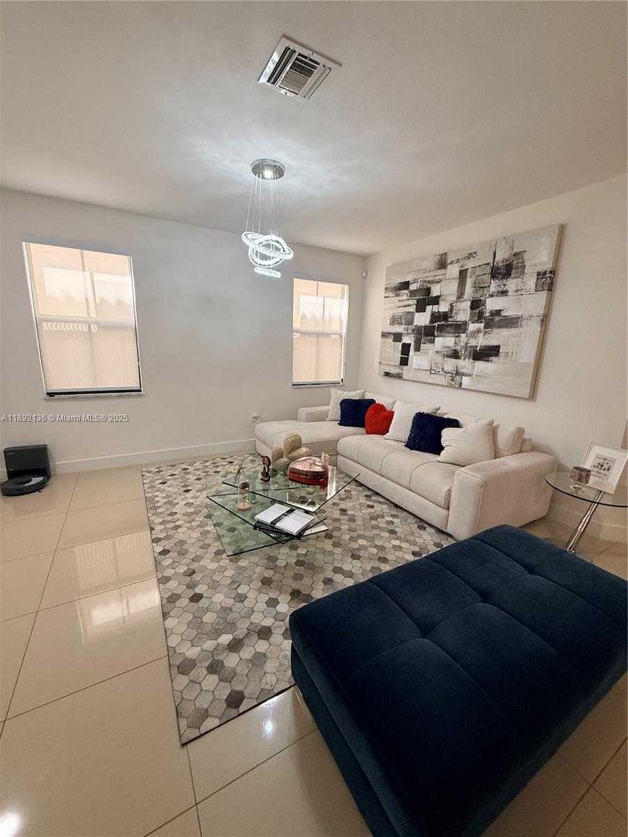 Small Image of 8640 NORTH WEST 101ST PL #8640, Doral Number 7