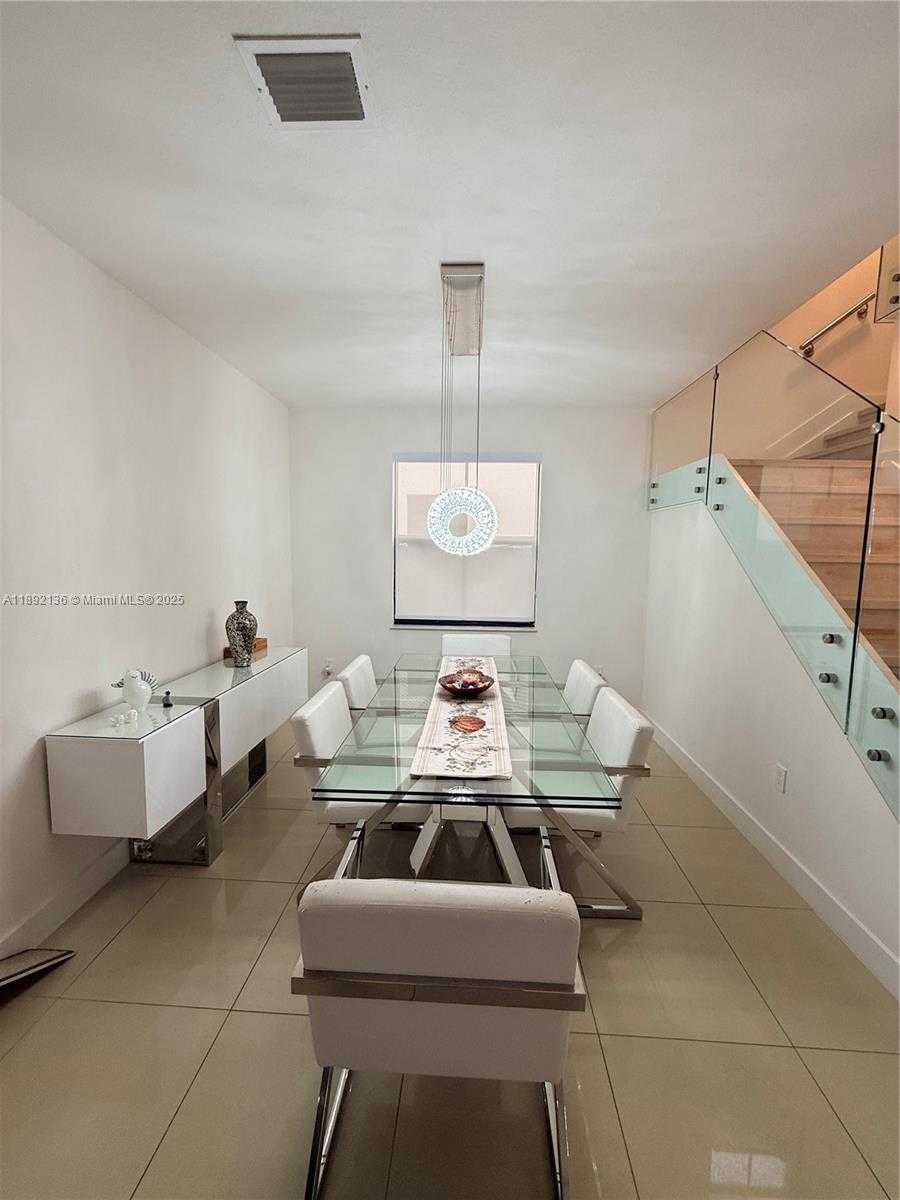 Small Image of 8640 NORTH WEST 101ST PL #8640, Doral Number 9