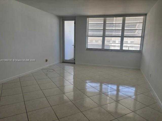 Small Image of 100 LINCOLN RD #902, Miami Beach Number 3