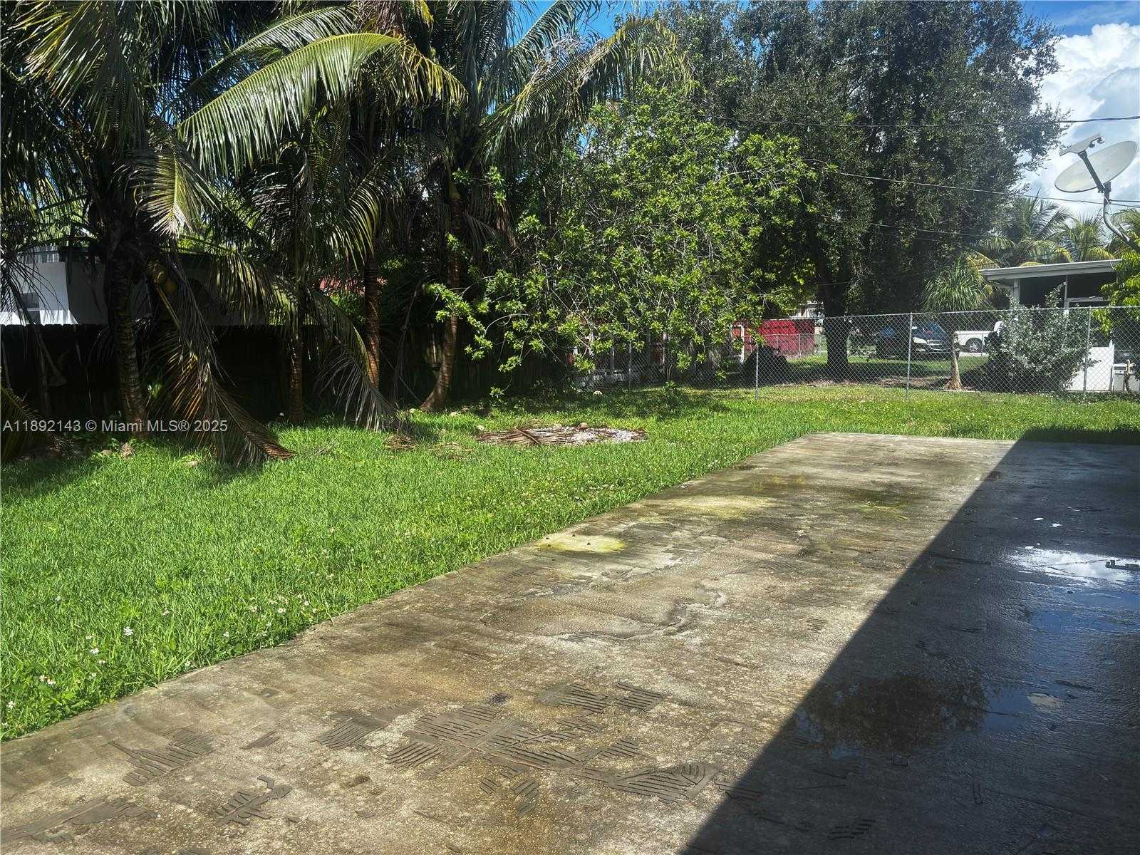 Small Image of 29830 SOUTH WEST 152ND AVE, Homestead Number 12