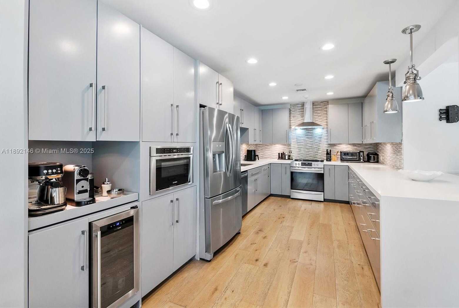 Small Image of 1525 MANTUA AVE, Coral Gables Number 13