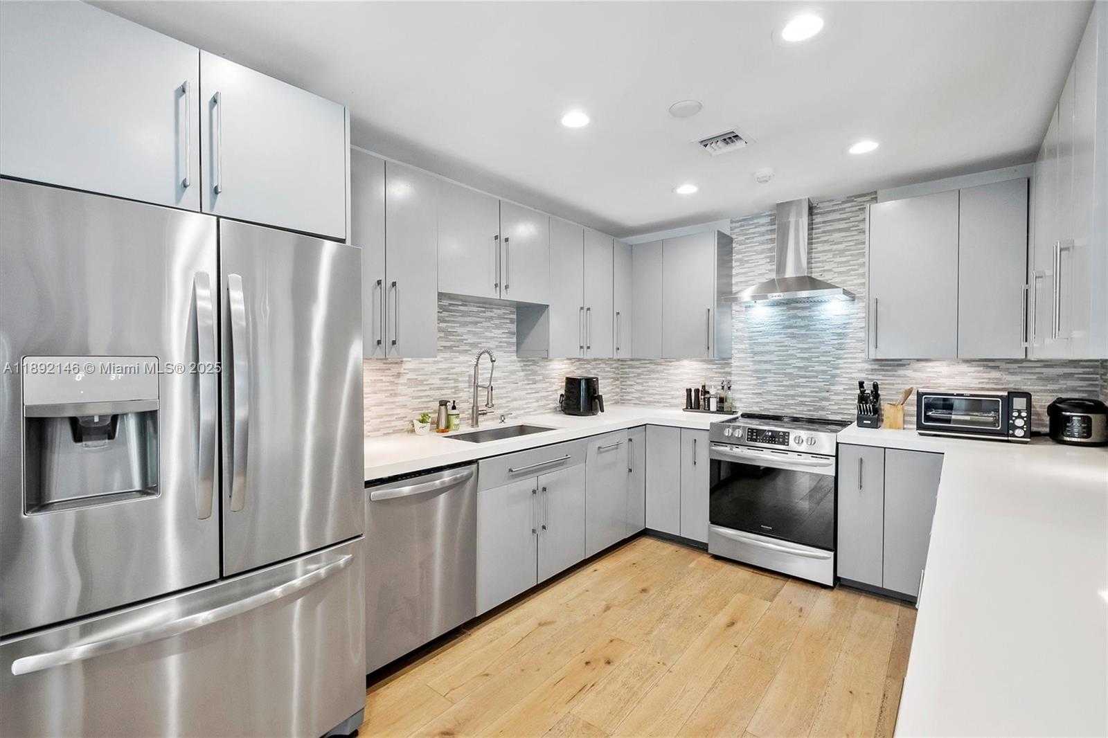 Small Image of 1525 MANTUA AVE, Coral Gables Number 14