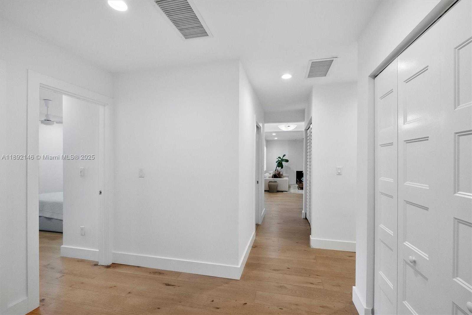 Small Image of 1525 MANTUA AVE, Coral Gables Number 19