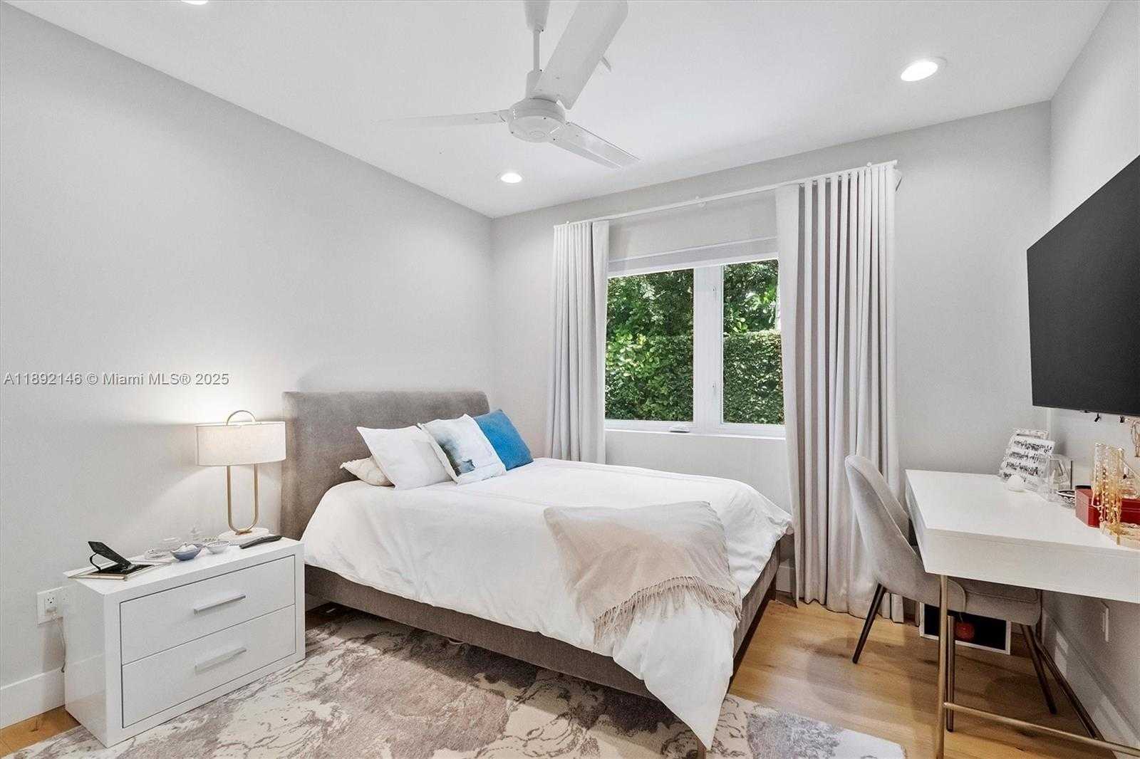 Small Image of 1525 MANTUA AVE, Coral Gables Number 26